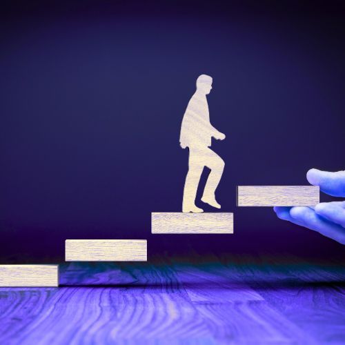 المساهمة في تجويد دور الآباء في تربية أبنائهم، وتمكينهم من الاستفادة من تعليم يفتح أمامهم آفاق المستقبل، ويساعدهم على تحقيق التوازن، وتنمية استقلاليتهم، وبناء ثقتهم بأنفسهم، حتى يتمكنوا من بناء الحياة التي يطمحون إليها، مع الحفاظ على صحتهم البدنية والنفسية بشكل مستدام، اليوم وغدا.